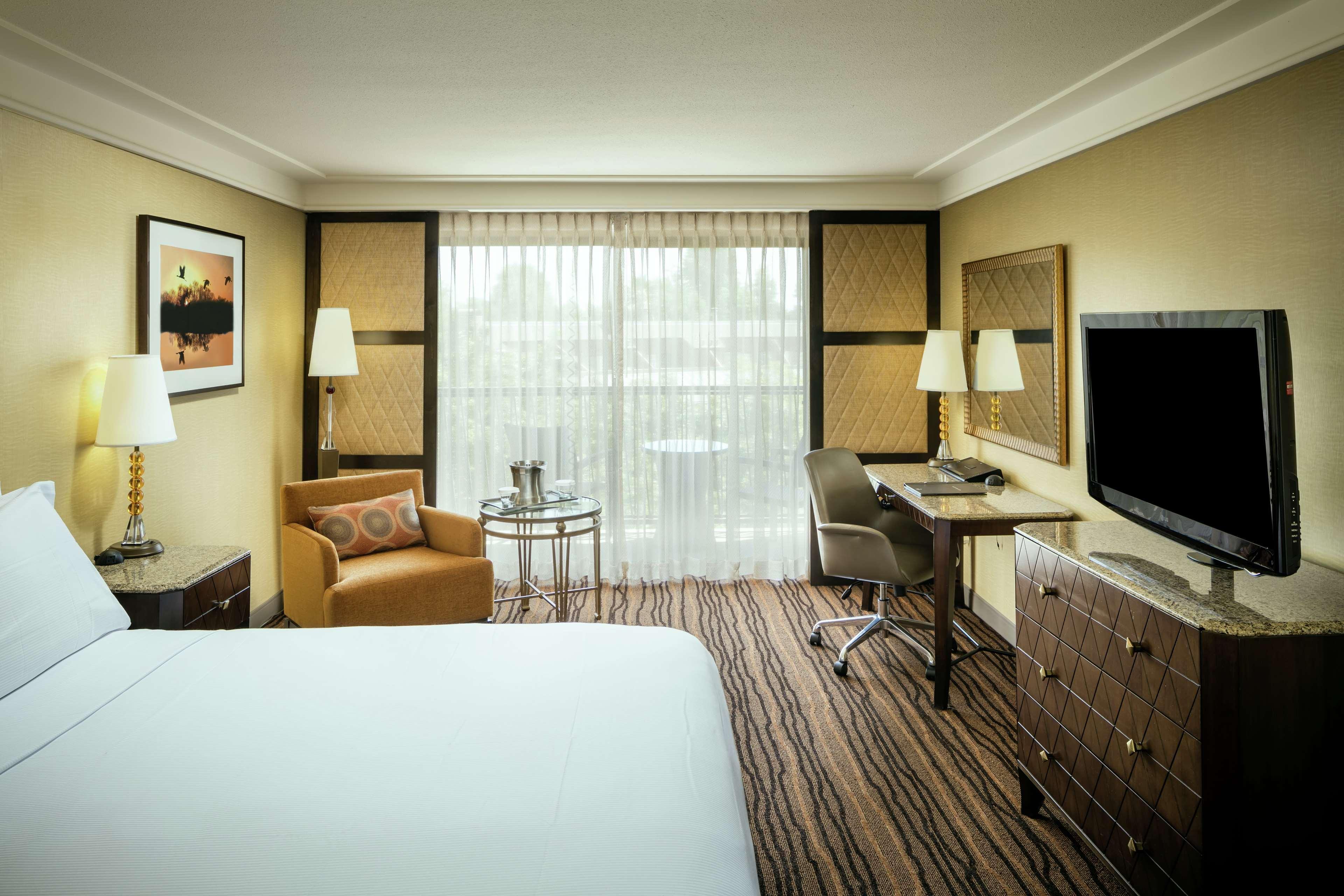 Hilton Stockton Hotel Bagian luar foto