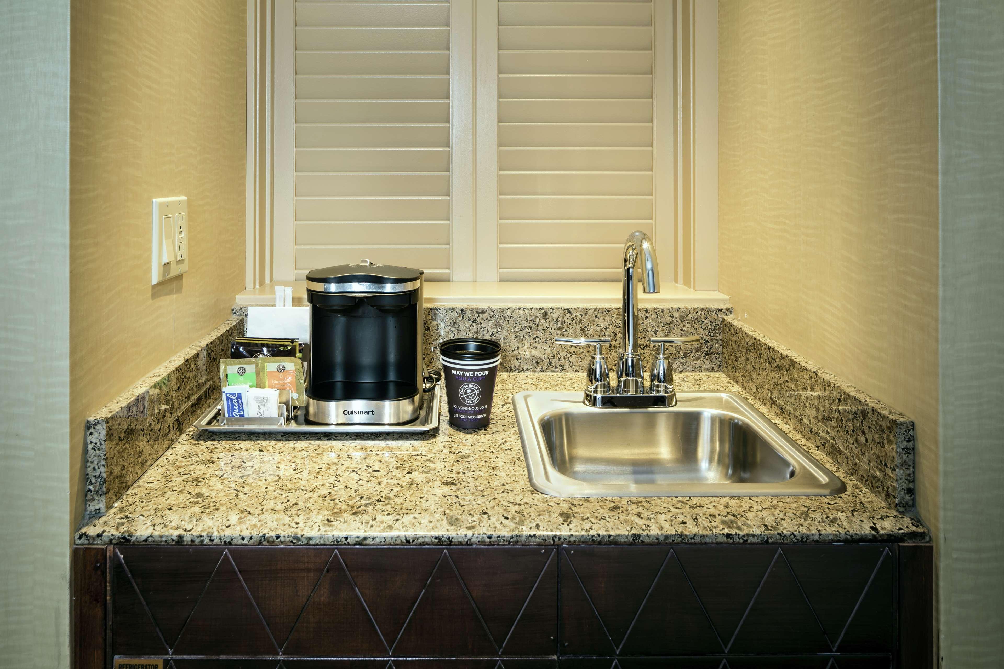 Hilton Stockton Hotel Bagian luar foto