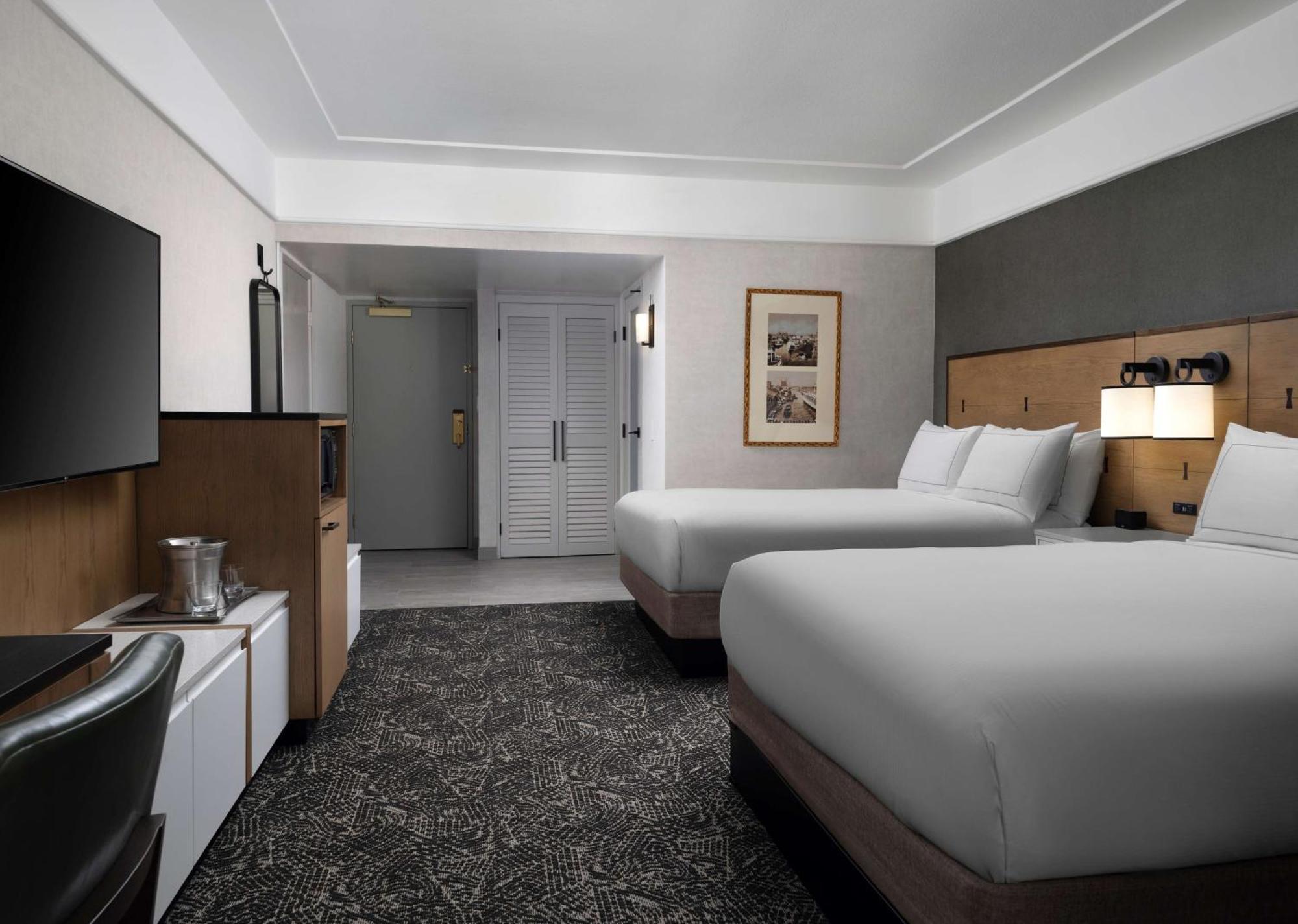 Hilton Stockton Hotel Bagian luar foto