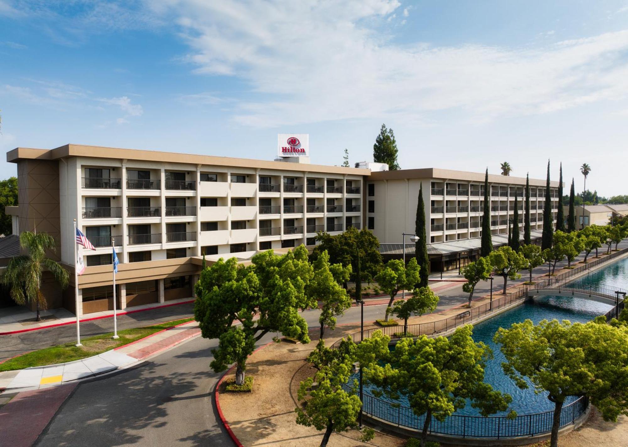 Hilton Stockton Hotel Bagian luar foto