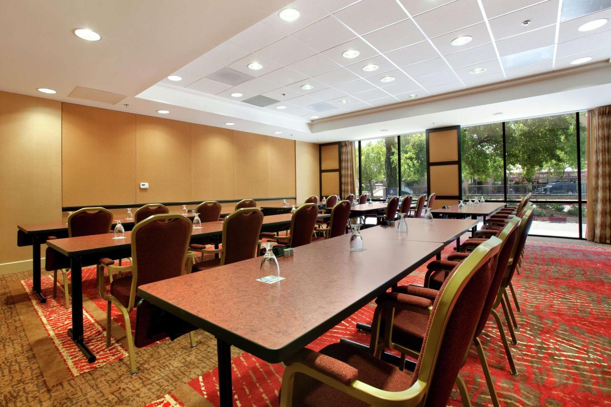 Hilton Stockton Hotel Bagian luar foto