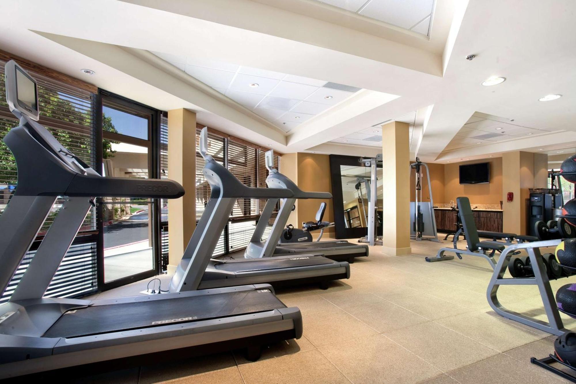 Hilton Stockton Hotel Bagian luar foto