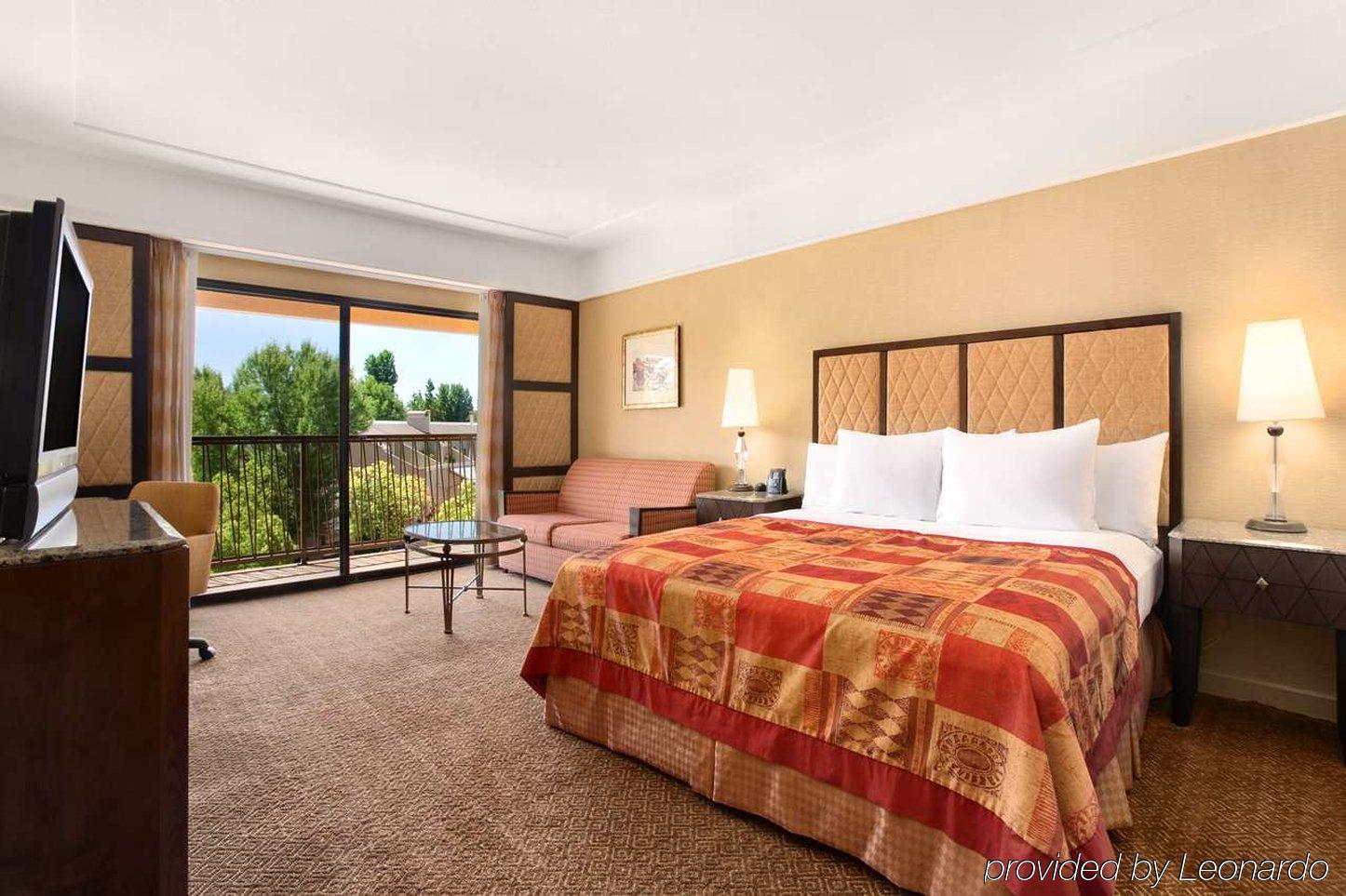Hilton Stockton Hotel Ruang foto