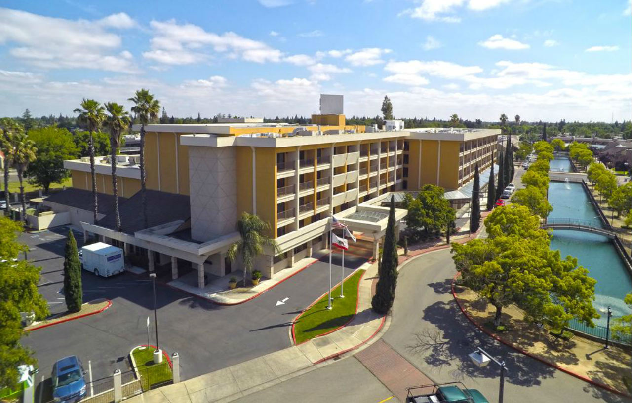 Hilton Stockton Hotel Bagian luar foto